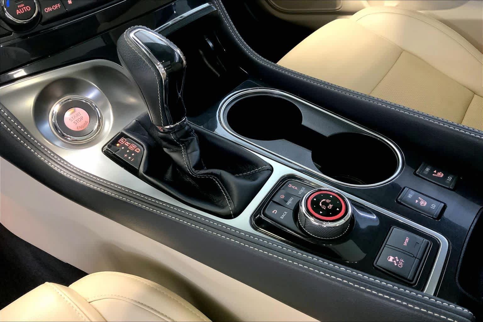 Used 2020 Nissan Maxima 3.5 SL w/ Floor Mat Group FWD image 16