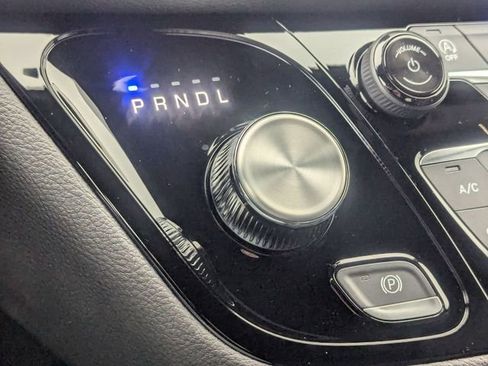 New 2026 Chrysler Pacifica Select image 16