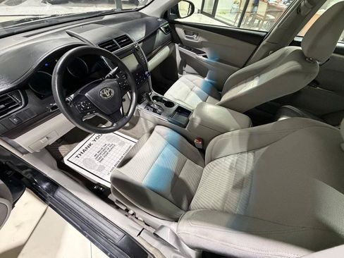Used 2017 Toyota Camry LE FWD image 18