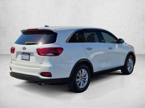Used 2019 Kia Sorento FWD image 5
