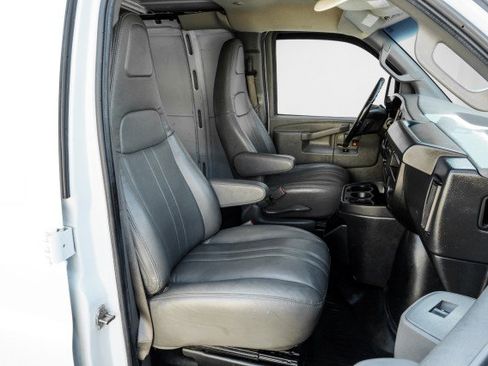Used 2022 Chevrolet Express 2500 Extended w/ Driver Convenience Package RWD image 21