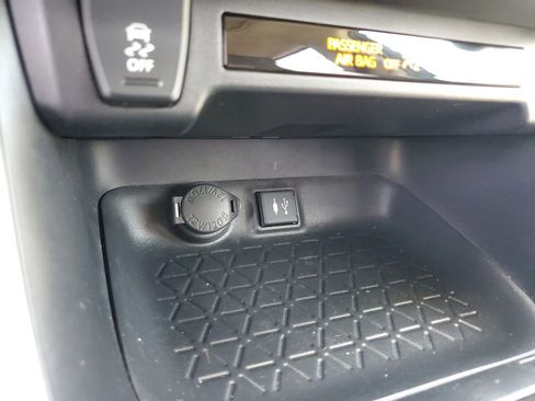 Used 2019 Toyota RAV4 XLE FWD image 27