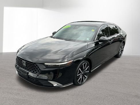 Used 2025 Honda Accord Touring image 7