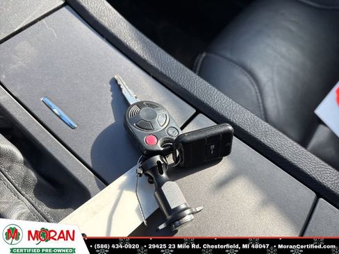 Used 2010 Ford Taurus SEL image 31