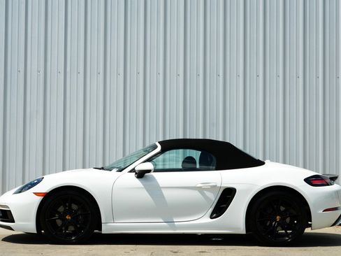 Used 2024 Porsche 718 Boxster image 9