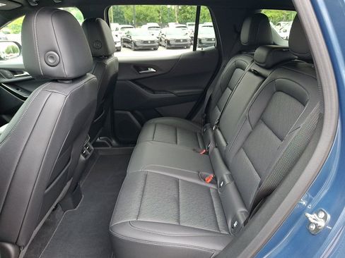 Used 2026 Chevrolet Equinox LT w/ Convenience Package II AWD/4WD image 11