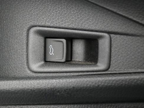 Used 2021 Volkswagen ID.4 Pro S image 23