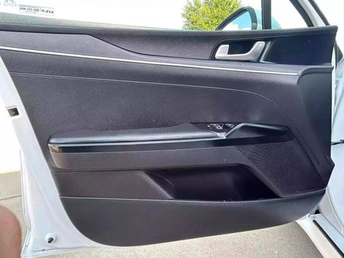 Used 2023 Kia K5 LXS image 12