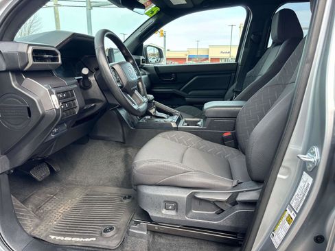 Certified 2025 Toyota Tacoma SR5 image 9