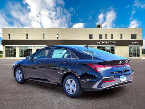 New 2026 Hyundai Elantra SE FWD image 5