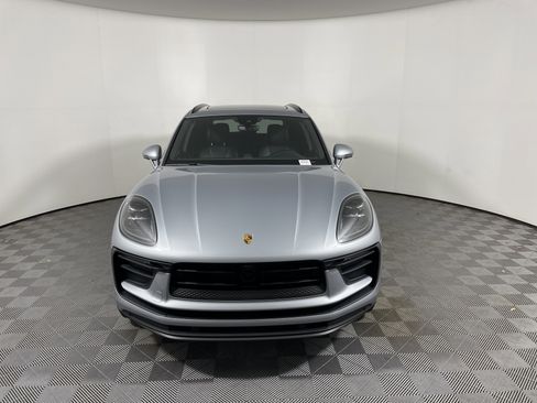 Certified 2026 Porsche Macan AWD/4WD image 10
