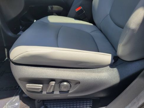 Used 2025 Toyota Sienna XLE w/ XLE Plus Package FWD image 17