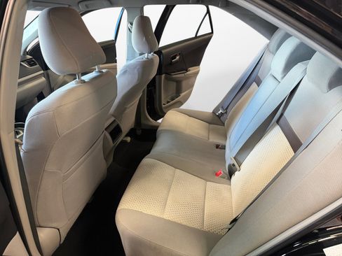 Used 2014 Toyota Camry LE FWD image 16