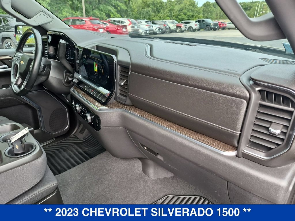Used 2023 Chevrolet Silverado 1500 LT AWD/4WD image 33