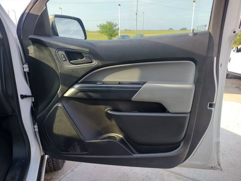 Used 2019 Chevrolet Colorado W/T RWD image 24