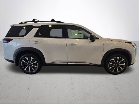 New 2026 Nissan Pathfinder Platinum w/ Cargo Package image 6