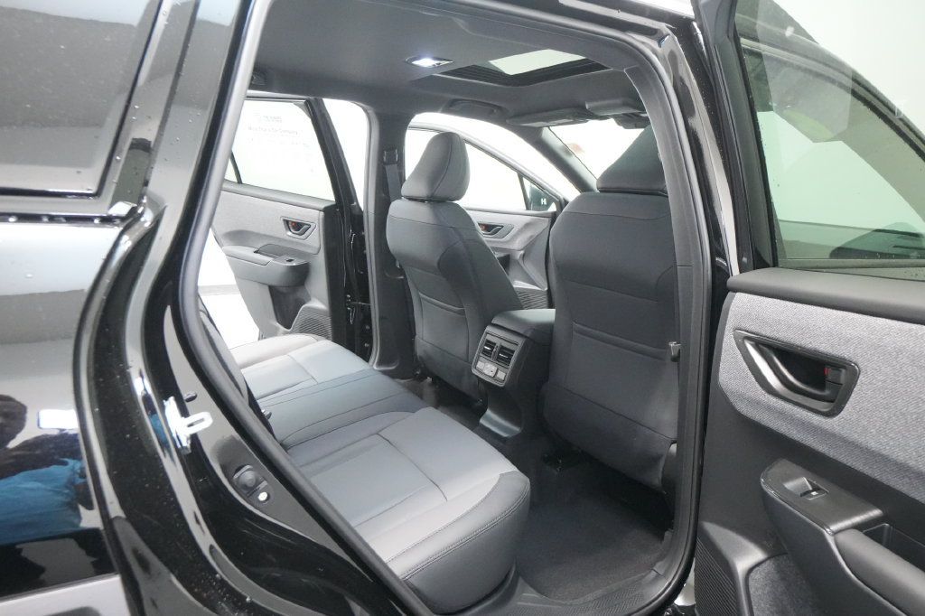 Used 2026 Subaru Outback Premium AWD/4WD image 32