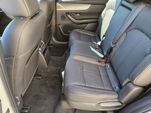 Certified 2025 MAZDA CX-70 Plug-In Hybrid w/ Premium Pkg image 14