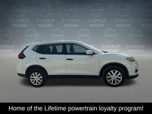 Used 2017 Nissan Rogue S AWD/4WD image 4