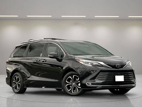 New 2026 Toyota Sienna Platinum AWD/4WD image 1