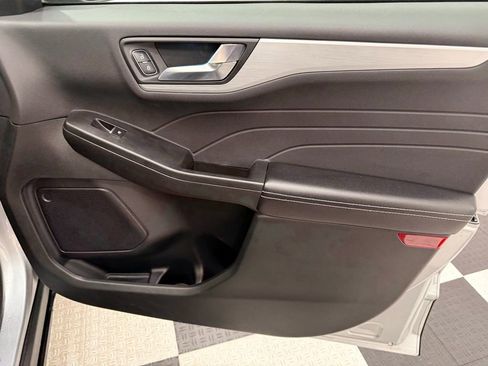 Used 2023 Ford Escape Platinum image 20