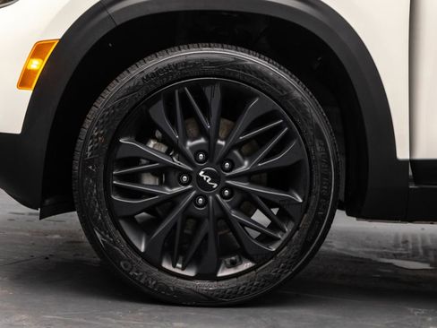 Used 2022 Kia Seltos Nightfall Edition image 39