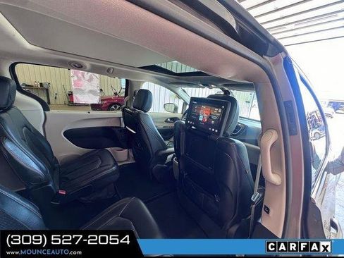 Used 2018 Chrysler Pacifica Touring-L Plus FWD image 9