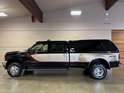 Used 2001 Ford F350 Lariat image 11