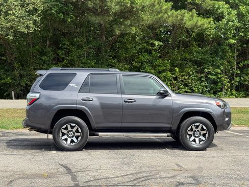 Used 2019 Toyota 4Runner TRD Off-Road Premium AWD/4WD image 3