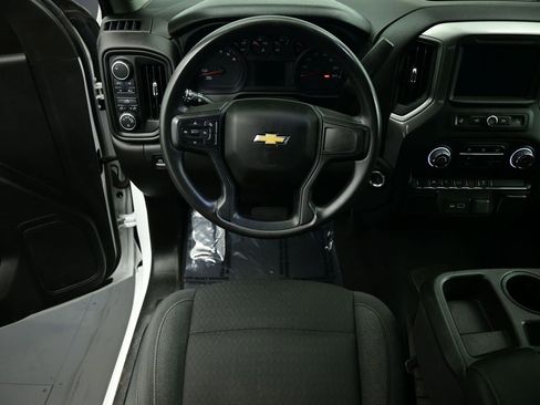 Used 2022 Chevrolet Silverado 1500 Custom image 2