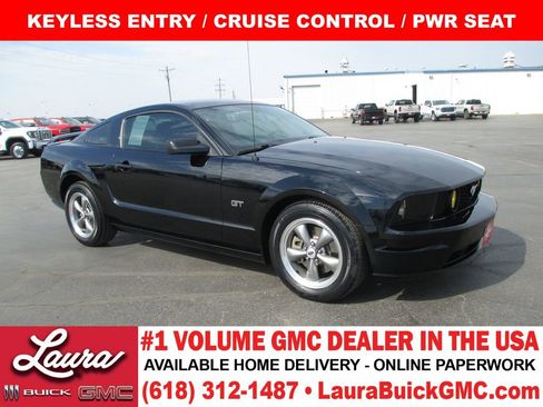 Used 2005 Ford Mustang GT image 1
