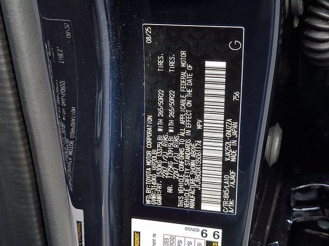 Used 2025 Lexus GX 550 w/ Accessory Package (2T) AWD/4WD image 30