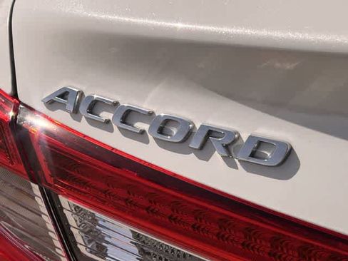 Certified 2019 Honda Accord EX image 8