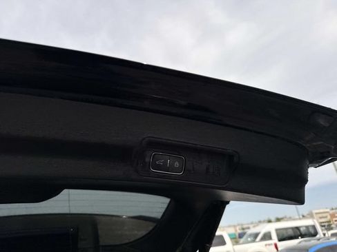 Used 2023 Ford Explorer Platinum w/ Technology Package AWD/4WD image 9