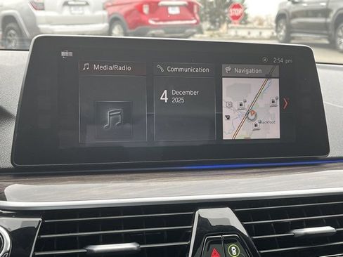 Used 2018 BMW 530i w/ Premium Package image 35