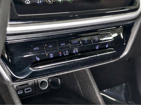 Used 2023 Chevrolet Bolt EUV LT w/ Comfort Package FWD image 15