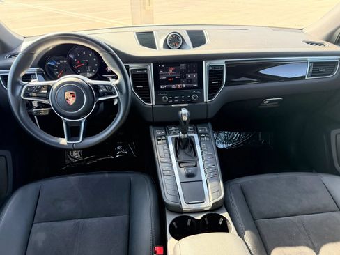 Used 2017 Porsche Macan AWD/4WD image 16