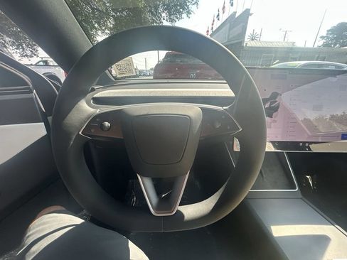 Used 2026 Tesla Model Y 2WD image 15