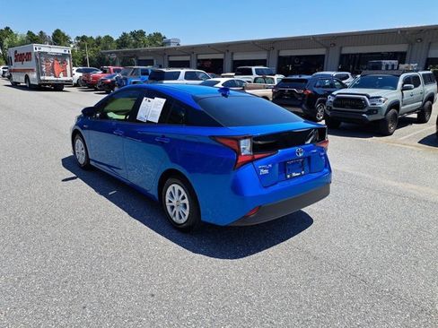 Used 2021 Toyota Prius L Eco image 6