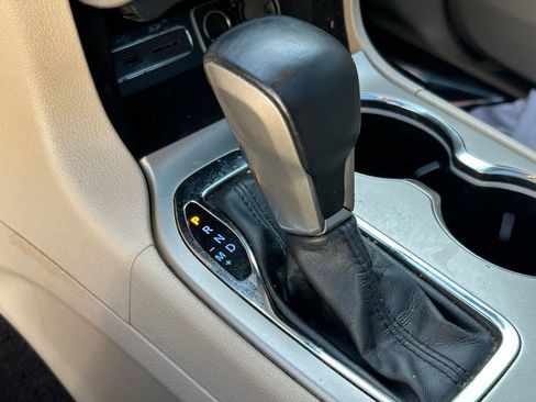 Used 2017 Jeep Grand Cherokee Limited w/ Luxury Group II image 23