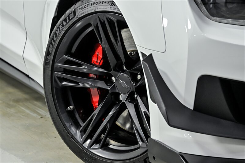 Used 2022 Chevrolet Camaro ZL1 RWD image 3