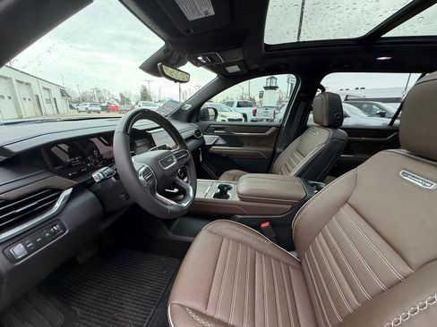 New 2026 GMC Acadia Denali Ultimate AWD/4WD image 4