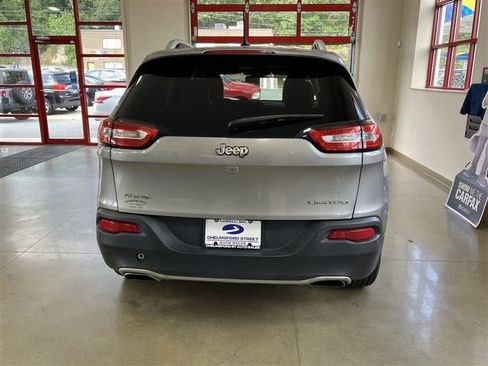 Used 2015 Jeep Cherokee Limited image 6