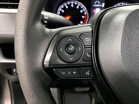 Used 2022 Toyota RAV4 LE image 21