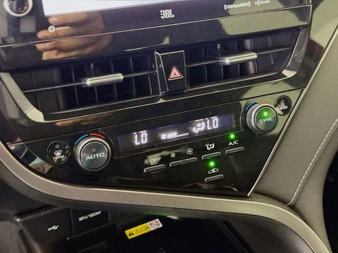 Used 2024 Toyota Camry XSE w/ Navigation Package image 20