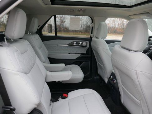New 2026 Ford Explorer Platinum w/ LUX Leather Package AWD/4WD image 12