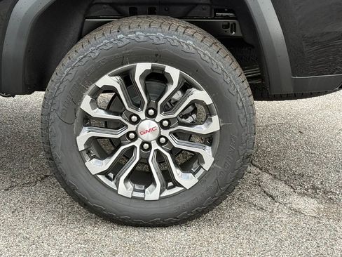 New 2026 GMC Canyon Denali image 12