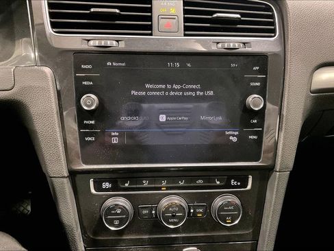 Used 2019 Volkswagen e-Golf SE w/ Driver Assistance Package image 15