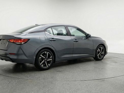 Used 2025 Nissan Sentra SV image 7