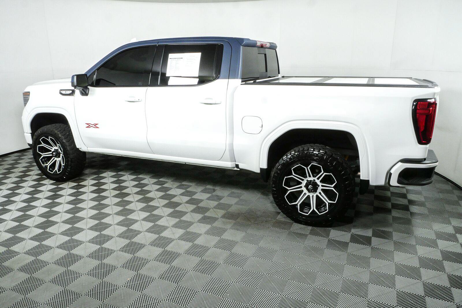 Used 2022 GMC Sierra 1500 AT4X AWD/4WD image 30